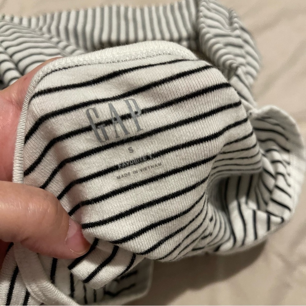 GAP Black and White Striped Long Sleeve Women’s Top Size S - Picture 4 of 4